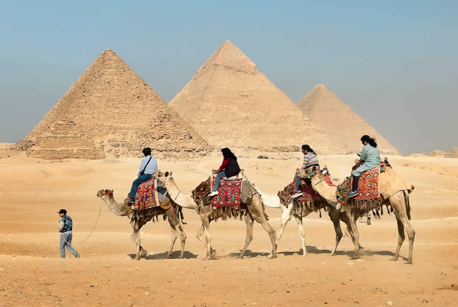 Cairo Unveiled: A Modern Odyssey Through Timeless Landmarks